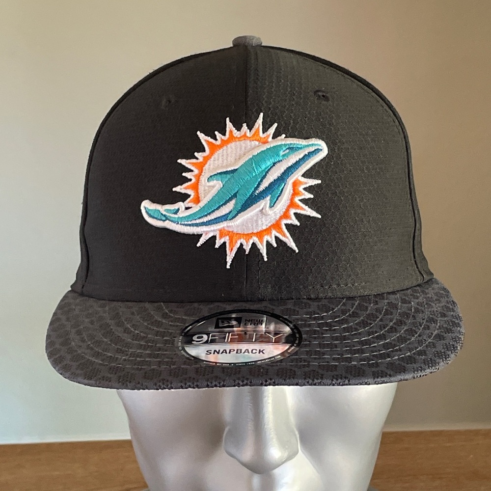 New Era Black and Gray Miami Dolphins Snapback Hat